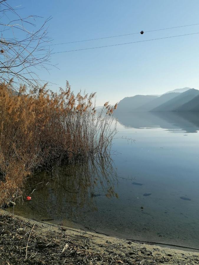 אומניה Casa Al Lago מראה חיצוני תמונה