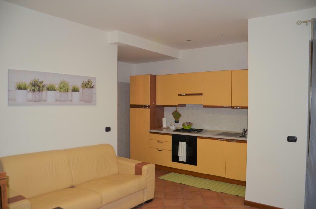 אומניה Casa Al Lago מראה חיצוני תמונה